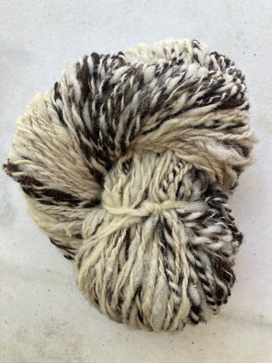 madeja de lana hilada a mano