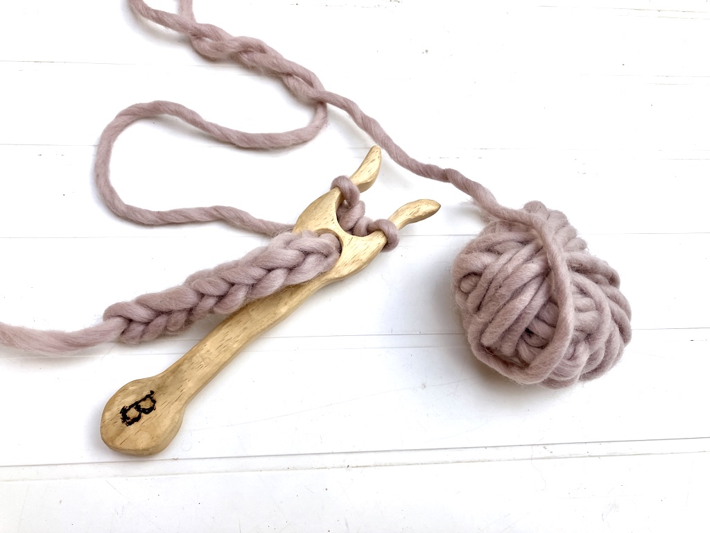 Lucet un instrumento vikingo para tejer