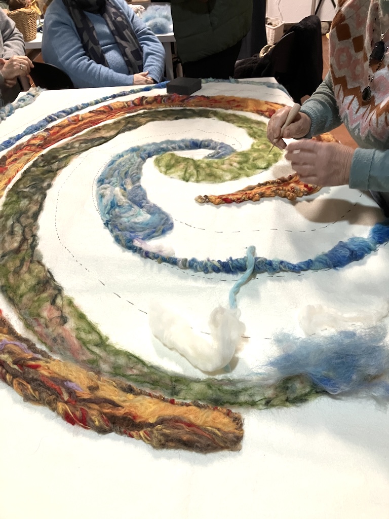 manos trabajando penelope y los 4 susurros