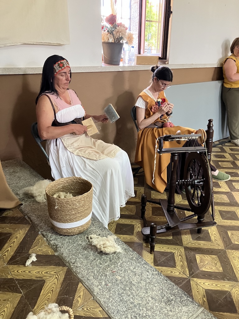 Las Damas de la Lana Hilando